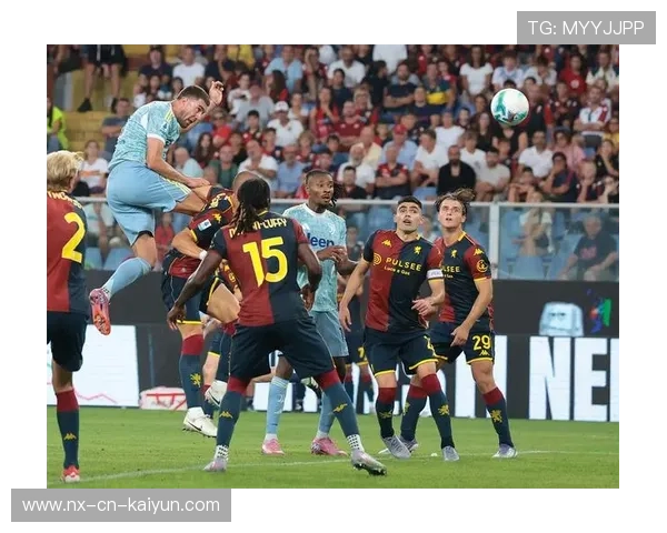 尤文边路的穿插与头球,完成了本场比赛的制胜动作 尤文边路的穿插与头球,完成了本场比赛的制胜动作