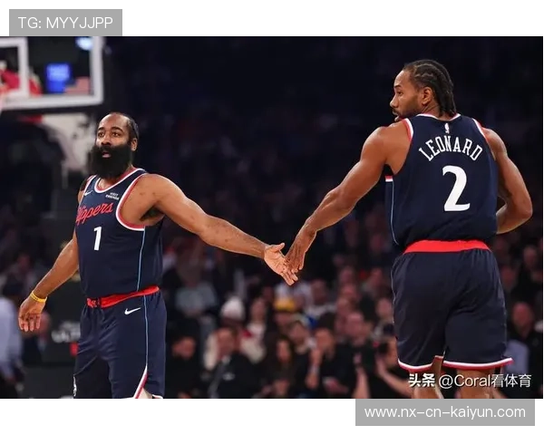 伦纳德关键时刻连得六分，快船稳住局面